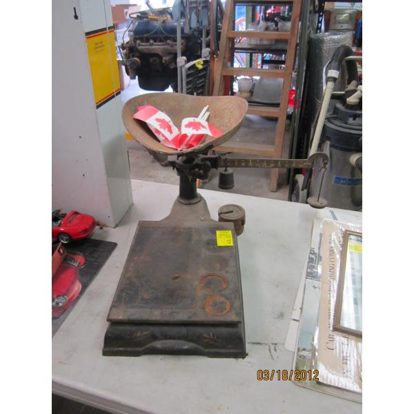 GURNEY TABLETOP PLATFORM SCALE W/WEIGHT & TRAY