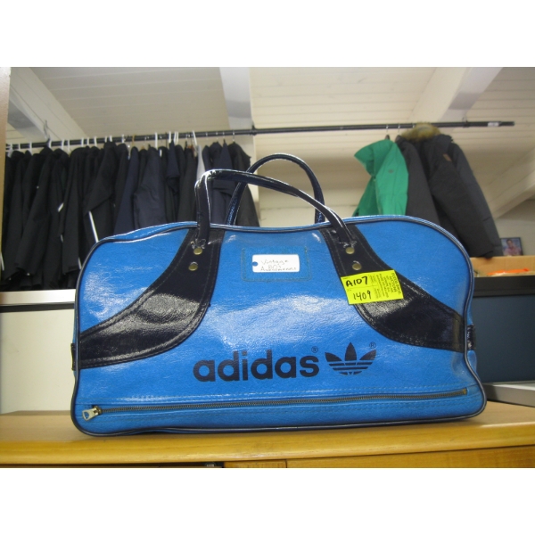 VINTAGE 80s ADIDAS BAG