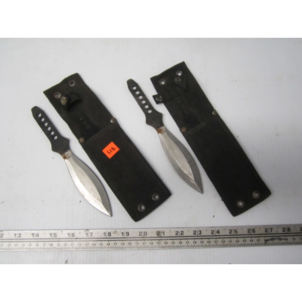 PAIR OF THROWING KNIVES