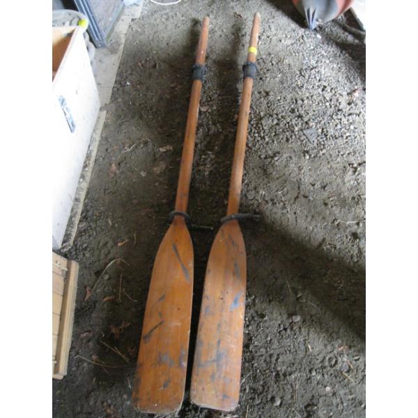 PAIR OF OARS