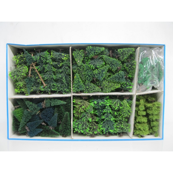 LG. LOT OF HO SIZE TRAIN LANDSCAPING TREES
