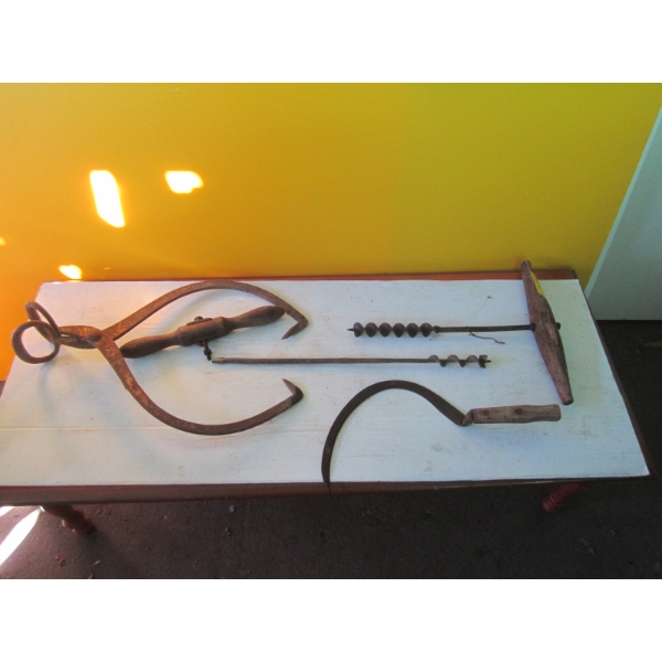 LOT OF PRIMITIVE TOOLS