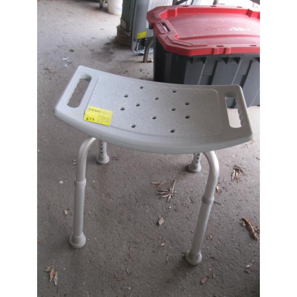 SHOWER OR BATHTUB SEAT