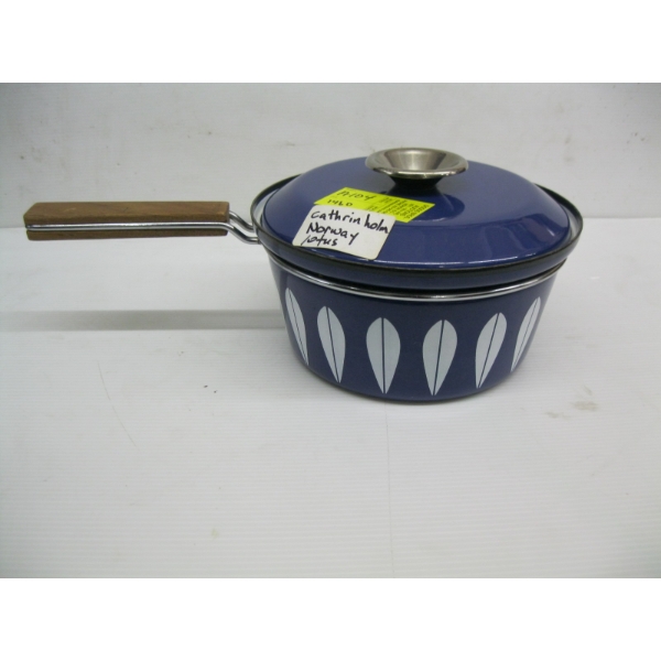 BLUE & WHITE KATHERINE HOLME NORWAY LOTUS ENAMEL SINGLE HANDLE POT