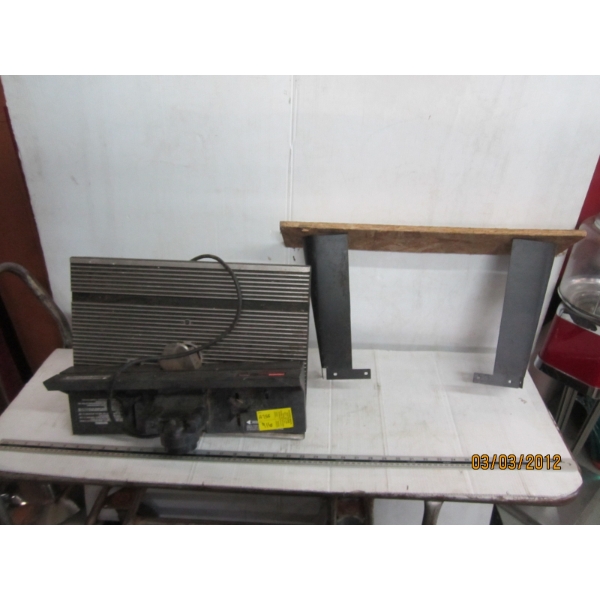 ROUTER TABLE - MISSING 2 LEGS - W/CRAFTSMAN ROUTER