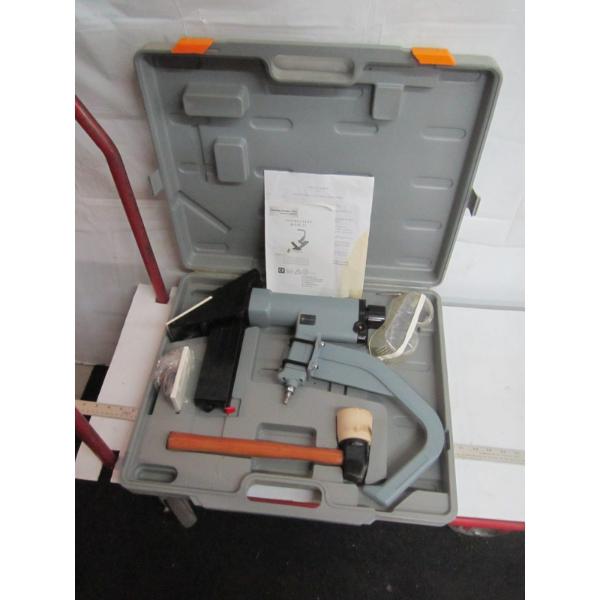 AIR FLOORING NAILER