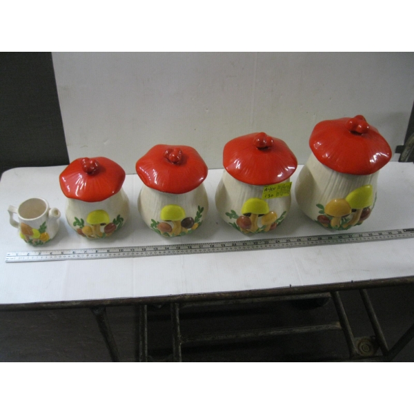 MUSHROOM CANNISTER SET