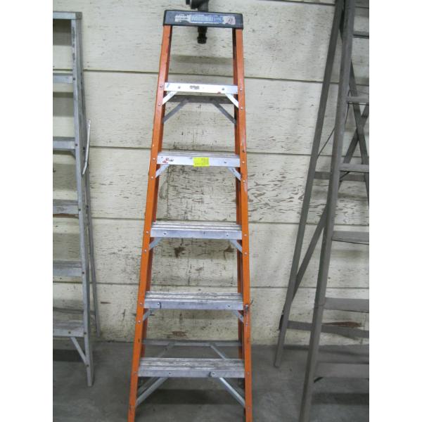 6' ALUMINUM & FIBERGLASS STEPLADDER