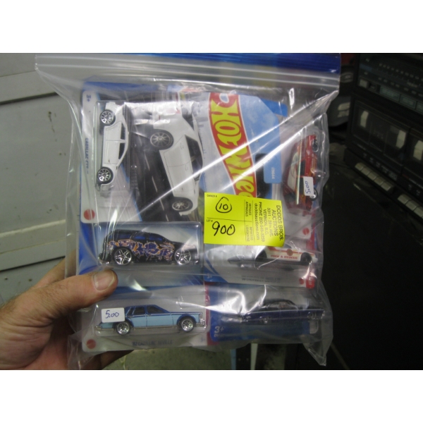 10 NEW HOTWHEELS CARS