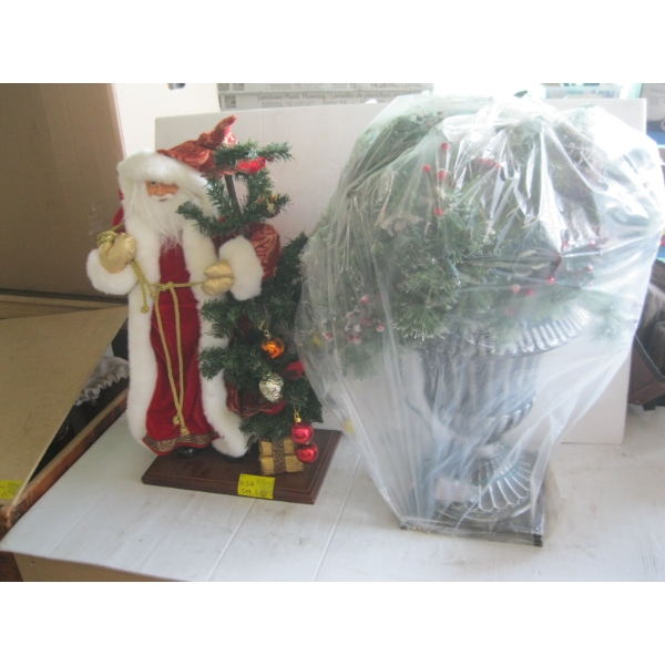 CHRISTMAS POTTED PLANT & SANTA CLAUS FIGURINE