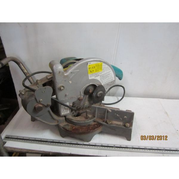SM. MAKITA MITER SAW