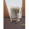 Image 1 : OIL FILLED ELECTRIC HEATER - MISSING 1 WHEEL