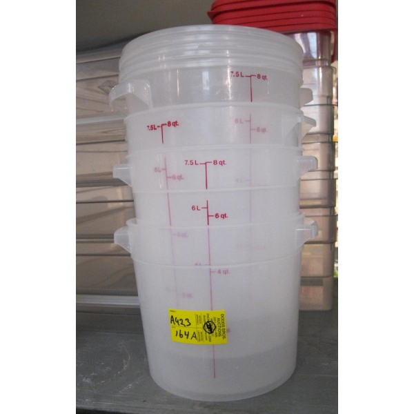 4 - 8QT PLASTIC CONTAINERS W/LIDS