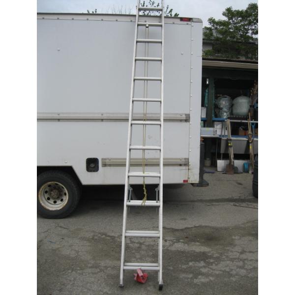 24' ALUMINUM EXTENSION LADDER