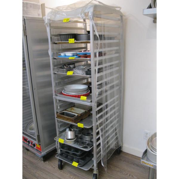PAN RACK W/COVER ON CASTORS