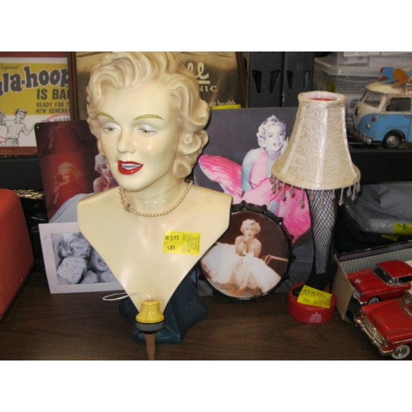 MARILYN MONROE COLLECTABLES