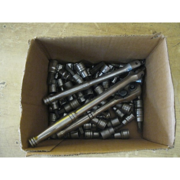 3/8" RATCHET W/LG. LOT OF HEX & TORQUE BIT SOCKETS