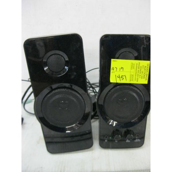 PAIR OF BLACK COMPUTER SPEAKERS