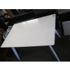 Image 1 : WHITE TABLE