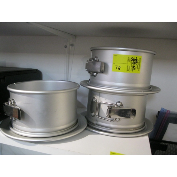 SET OF 3 BAKING CAKE TINS