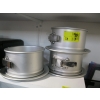 Image 1 : SET OF 3 BAKING CAKE TINS