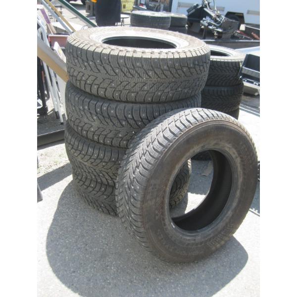 5 - LT285/70R17 STUDDED TIRES 