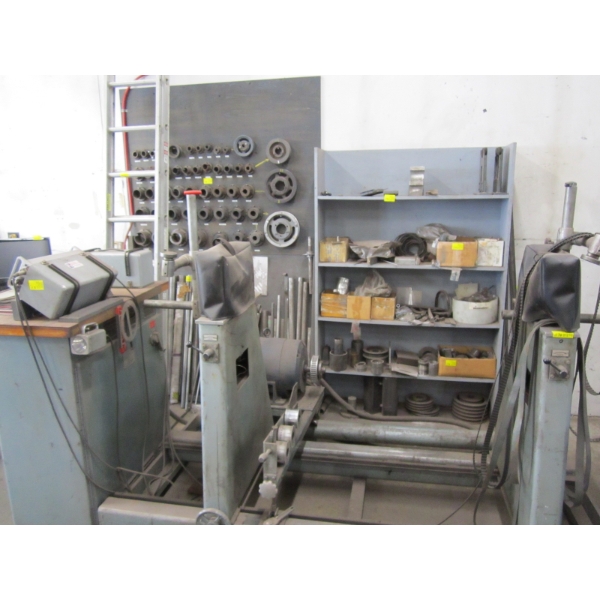 IRD MECHANALYSIS MODEL 350 VIBRATION ANALYZER/DYNAMIC BALANCER W/PULLEYS & SHAFTS