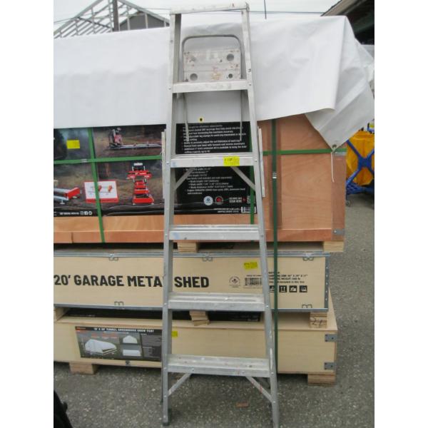 6' ALUMINUM STEPLADDER