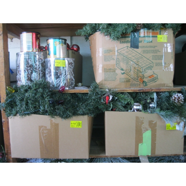 4 BOXES OF CHRISTMAS DÉCOR