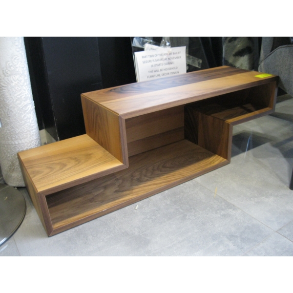 WALL MOUNT SHELF UNIT