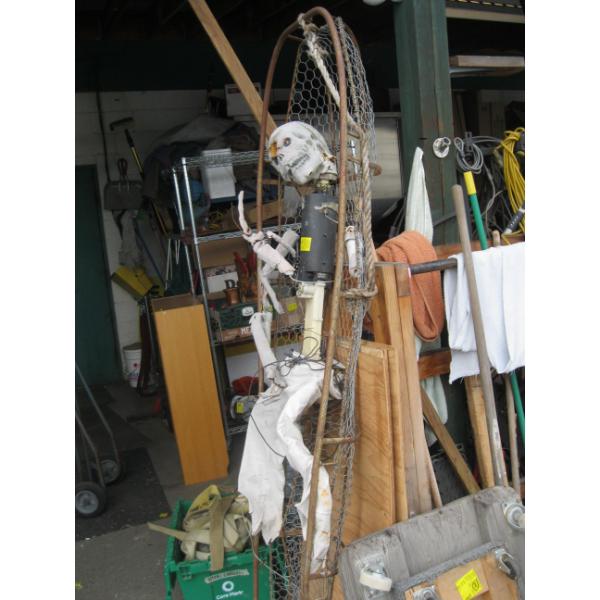 DECORATIVE HALLOWEEN DECORATION SKELETON IN RESCUE BASKET