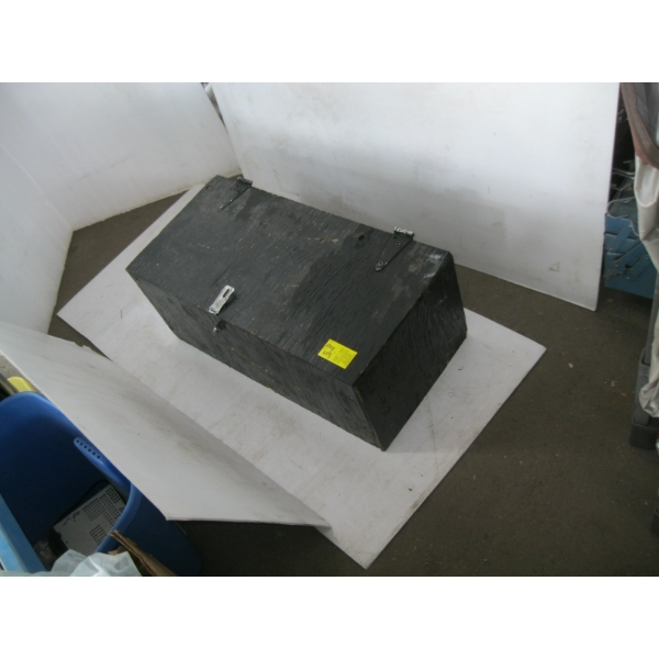 MISC. TARP, BUNGEE CORDS, PRY BAR, ETC.