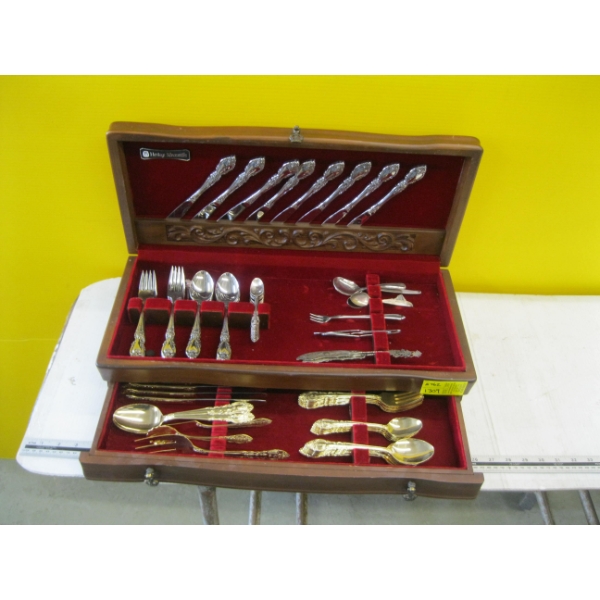 LG. ONEIDA SILVERPLATE CUTLERY SET & BRASS PLATED CUTLERY SET