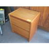 Image 2 : 2 DRAWER NIGHTSTAND