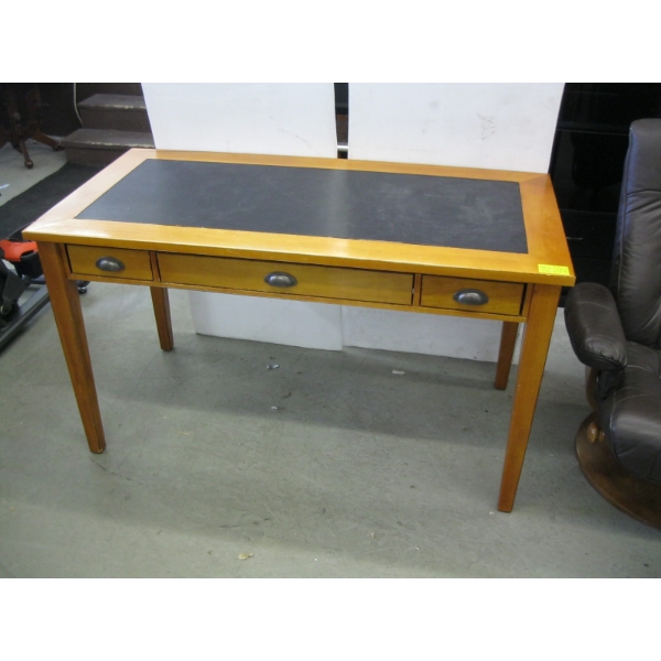 3 DRAWER DESK W/FOLD DOWN TRAY FOR COMPUTER