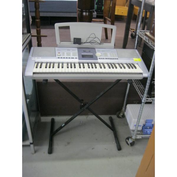 YAMAHA ELECTRIC KEYBOARD W/STAND