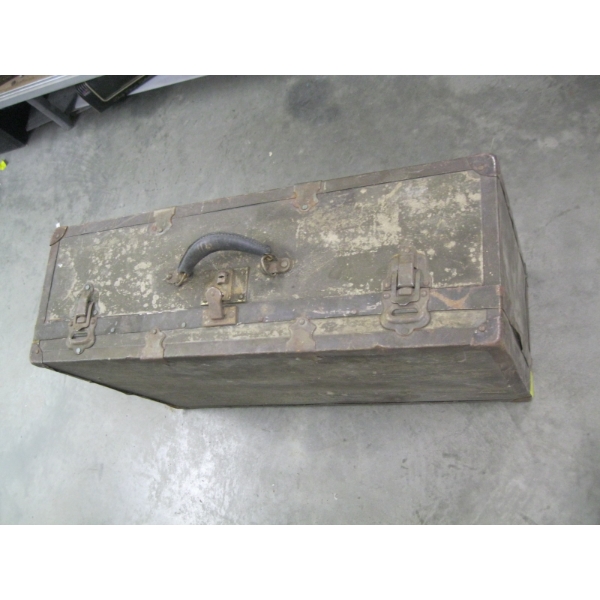 METAL BOUND HALF TRUNK