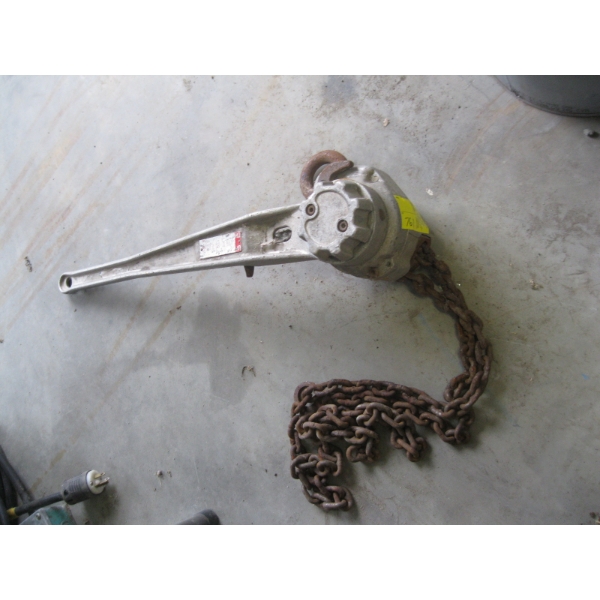CHAIN PULLER