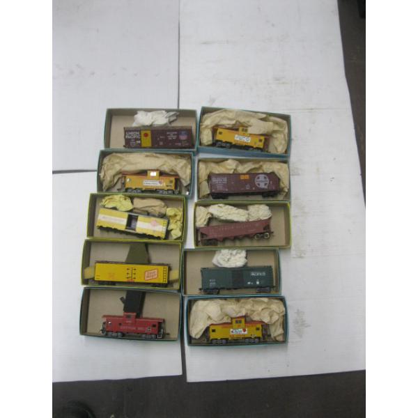 10 TRAIN CARS