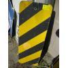 Image 2 : 2 SIGNS - BLACK & YELLOW ANGLE & RAILWAY CROSSING