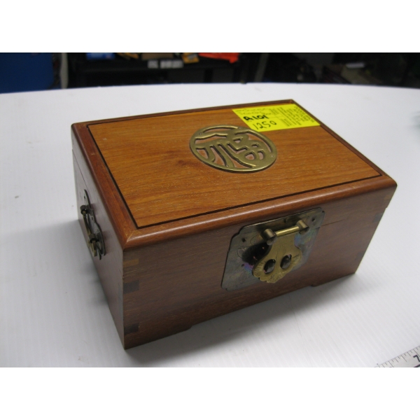 CHINESE JEWELLERY BOX