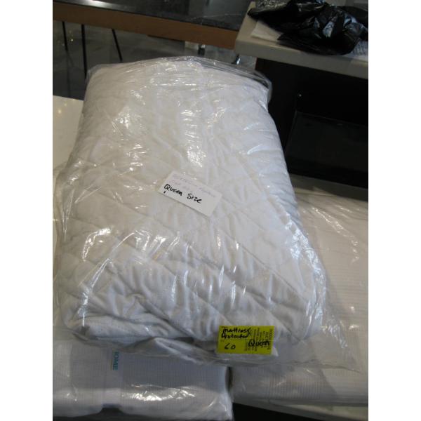 QUEEN MATTRESS PROTECTOR