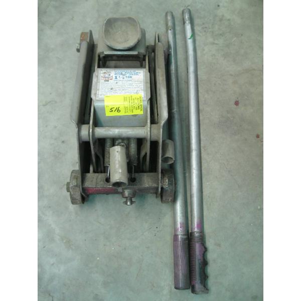 SM. 1 1/2 TON HYDRAULIC FLOOR JACK