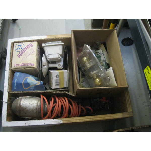 WOODEN CRATE OF ELECTRICAL & TROUBLE LIGHT, ETC.