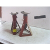 Image 1 : 2 RED JACK STANDS