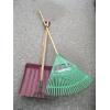 Image 1 : BUNDLE OF ASST. GARDEN TOOLS