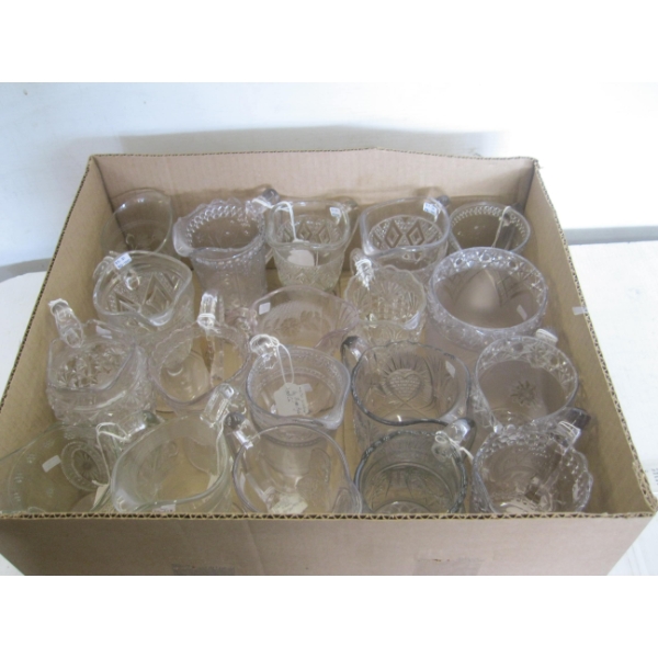 COLLECTION OF VINTAGE GLASSWARE CREAMERS