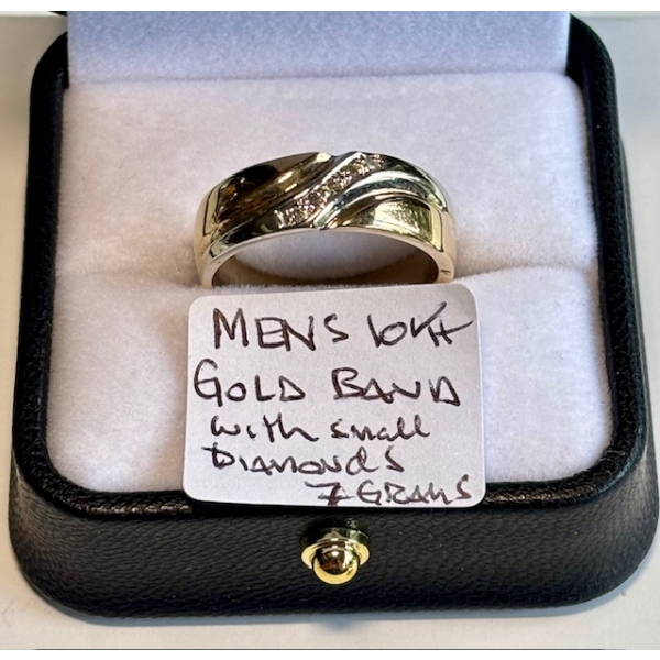 MENS 10KT GOLD BAND W/SM. DIAMONDS