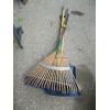 Image 1 : BUNDLE OF ASST. GARDEN TOOLS