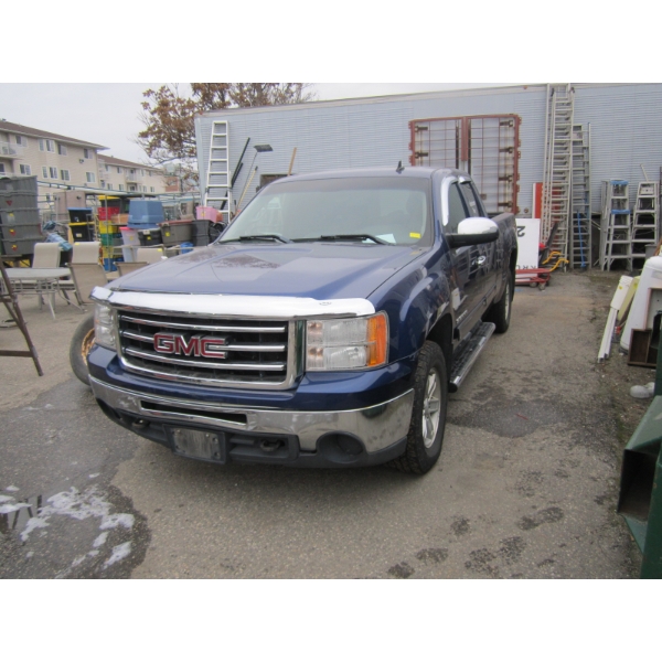 2013 GMC SIERRA PICKUP, VIN #1GTR2VE73DZ380280, 311,359KMs, WITH PAPERS